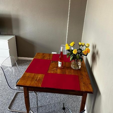 Traumhafter Altbaucharme In Zentraler Lage Apartment Kiel Luaran gambar