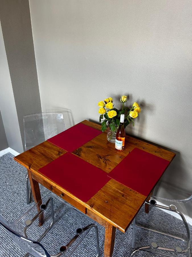Traumhafter Altbaucharme In Zentraler Lage Apartment Kiel Luaran gambar