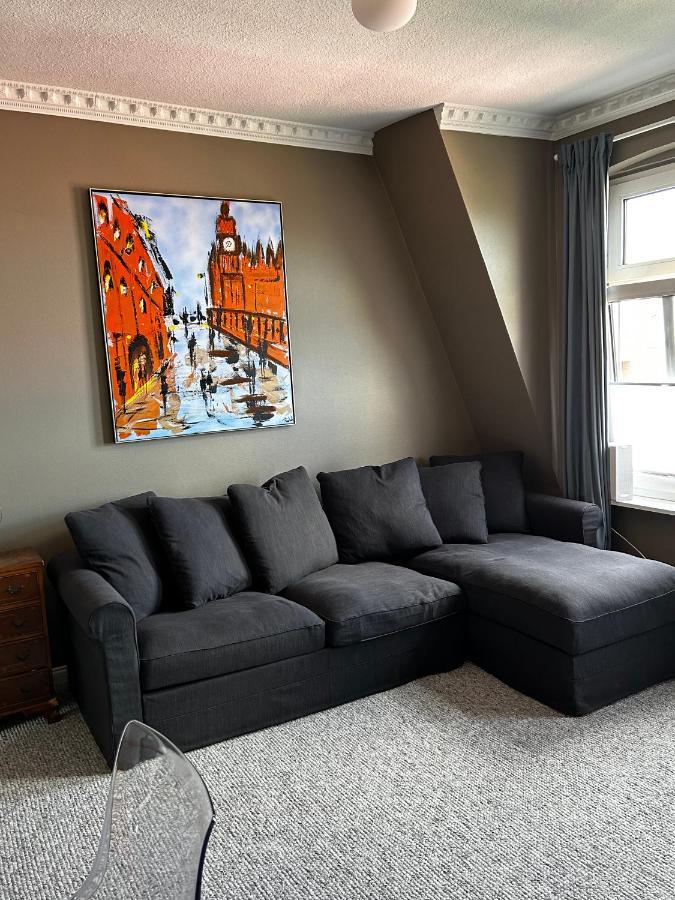Traumhafter Altbaucharme In Zentraler Lage Apartment Kiel Luaran gambar
