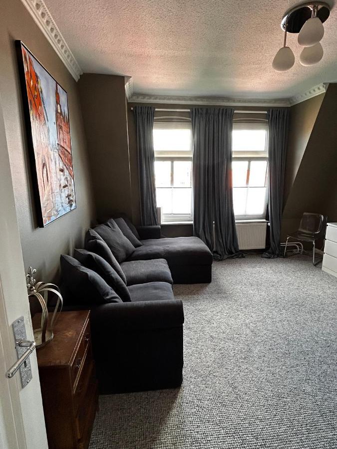 Traumhafter Altbaucharme In Zentraler Lage Apartment Kiel Luaran gambar